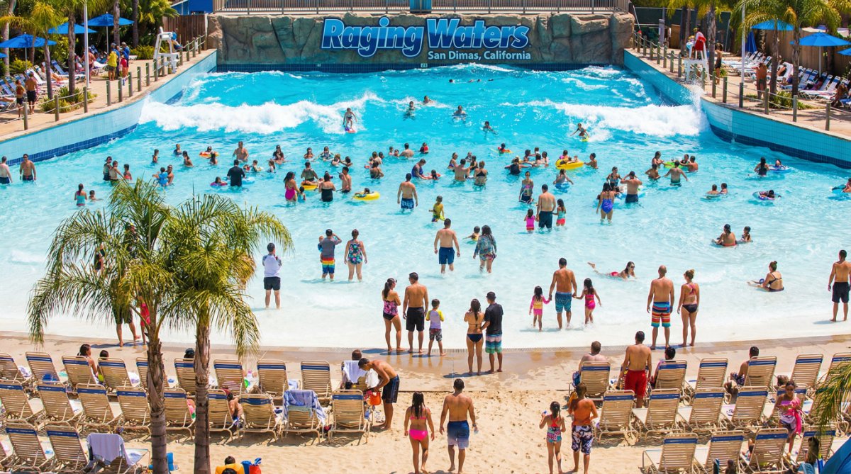 פארק המים Raging Waters